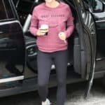 jennifer garner yoga pants 10