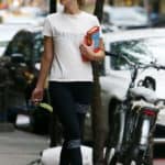 jennifer lawrence yoga pants 15