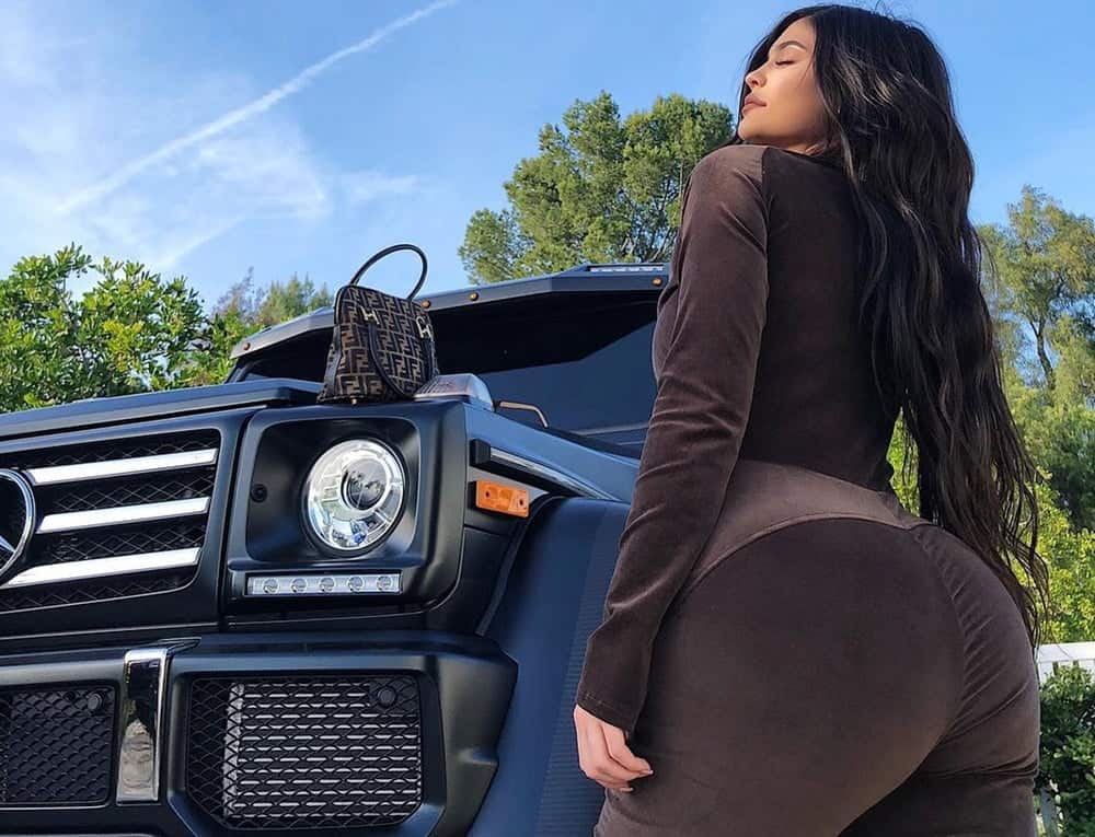 Kylie Jenner Nude Leggings Show Off Her Butt & Boobs — Must-See Pics!