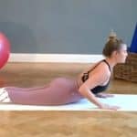 Alina Merkau beim Yoga