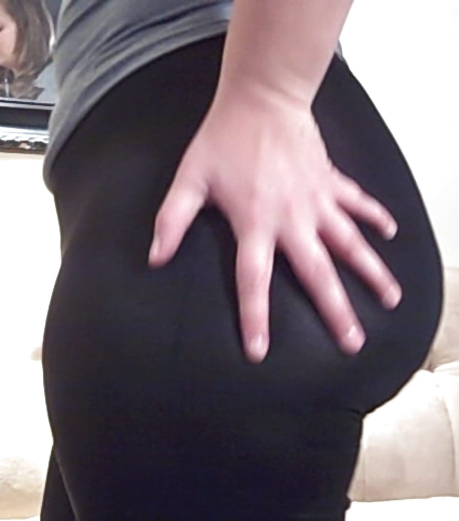 black stretch leggings rear view standing