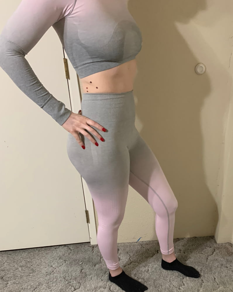 pink gray workout leggings side pose